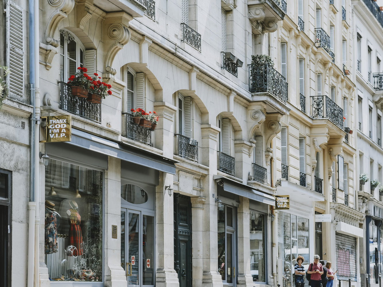 Best vintage shopping and thrift stores in Paris